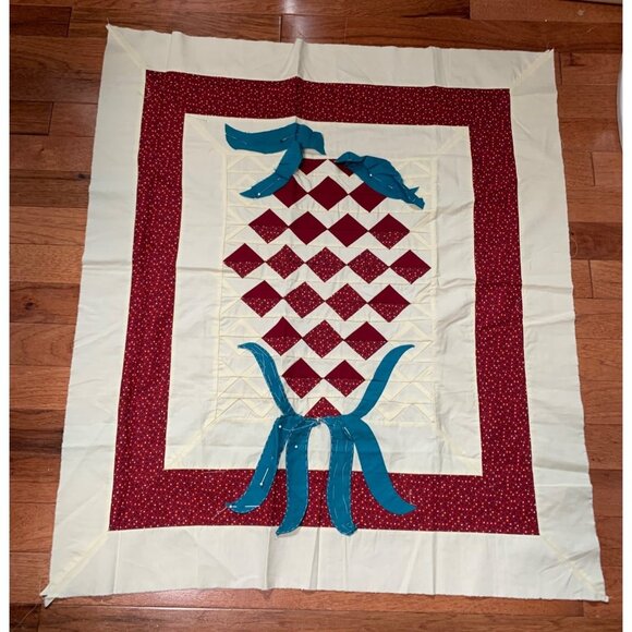 Vintage Handmade Pineapple Quilt Top 27"x23" Red & Cream with Blue Bow Appliqué - Picture 4 of 7